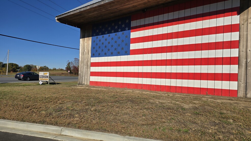 7625 Meadow Run Ln, Owings, MD for sale - Building Photo - Image 3 of 12