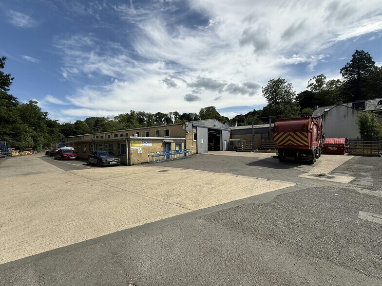 Stafford Ml, Thrupp à vendre - Photo du bâtiment - Image 2 de 8