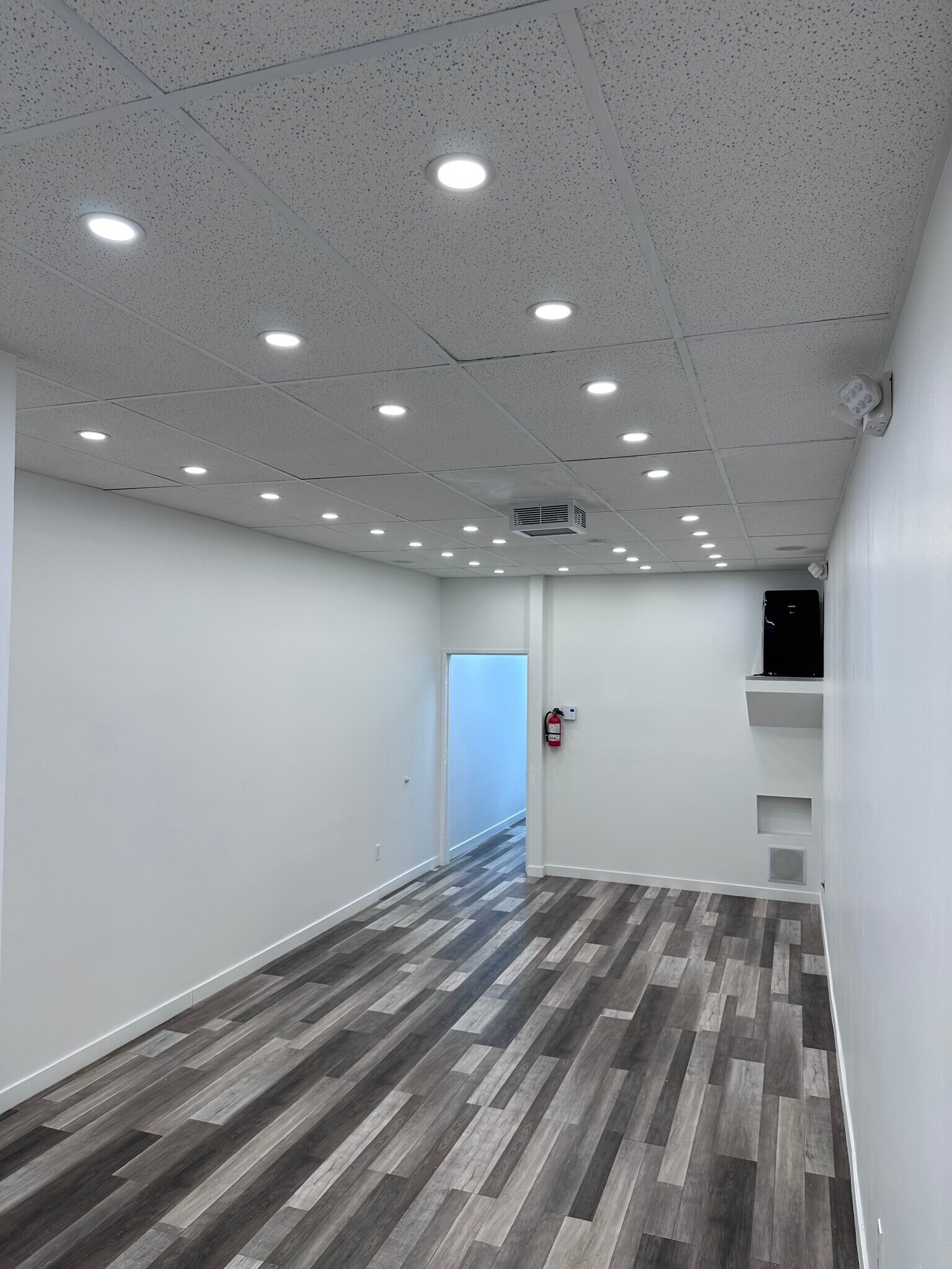 527-531 E Hastings St, Vancouver, BC for lease Interior Photo- Image 1 of 6