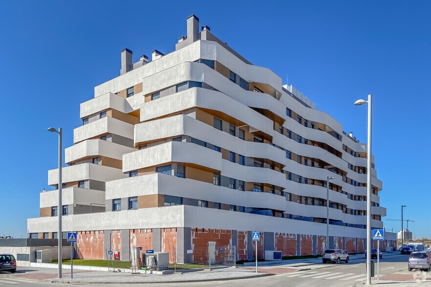 Calle Ferenc Puskas, 205-209, Madrid, Madrid à louer - Photo du bâtiment - Image 2 de 2