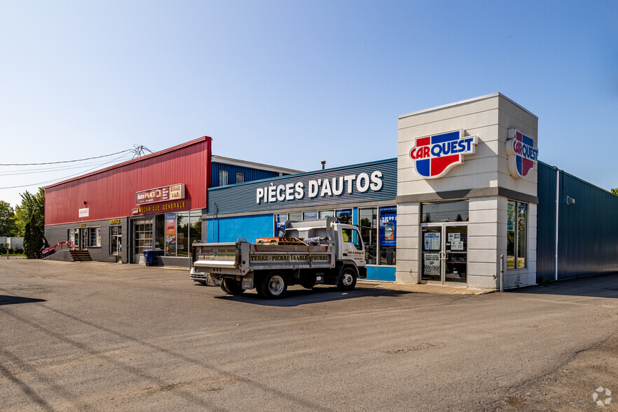 5220-5244 Boul des Laurentides, Laval, QC à louer - Photo principale - Image 1 de 4