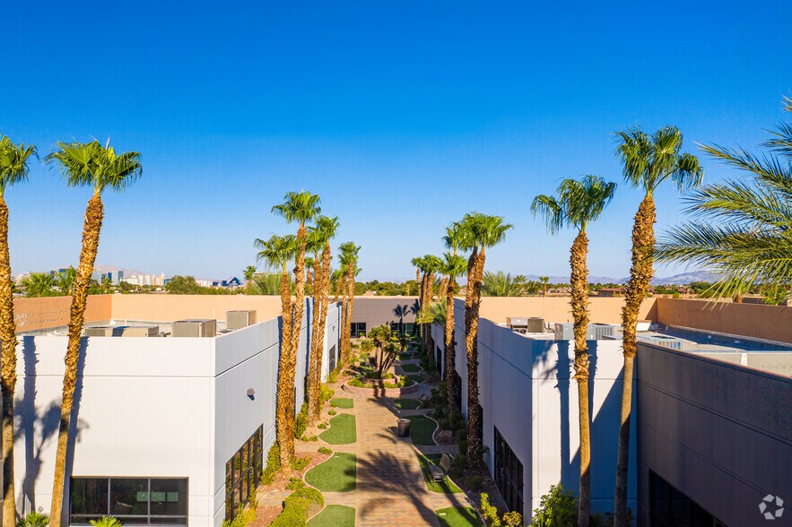 5920 S Rainbow Blvd, Las Vegas, NV à vendre - Photo du bâtiment - Image 3 de 12