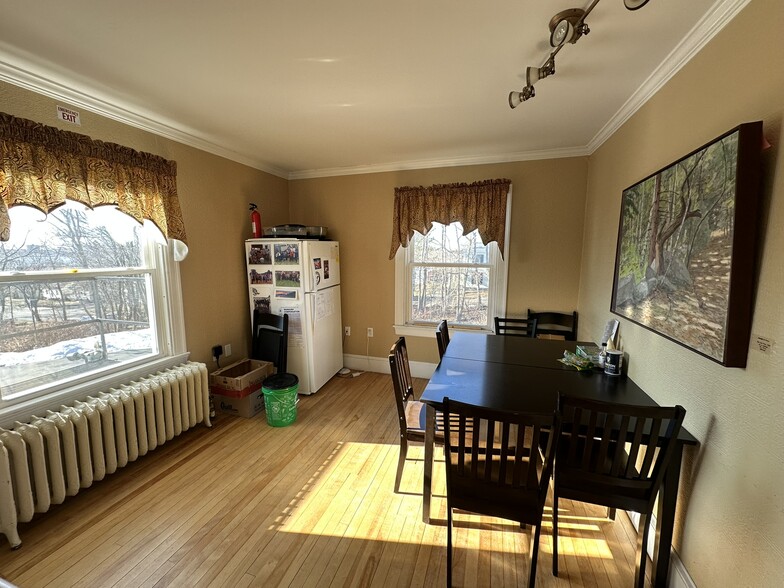 509 Ocean Ave, Portland, ME for sale - Building Photo - Image 3 of 8