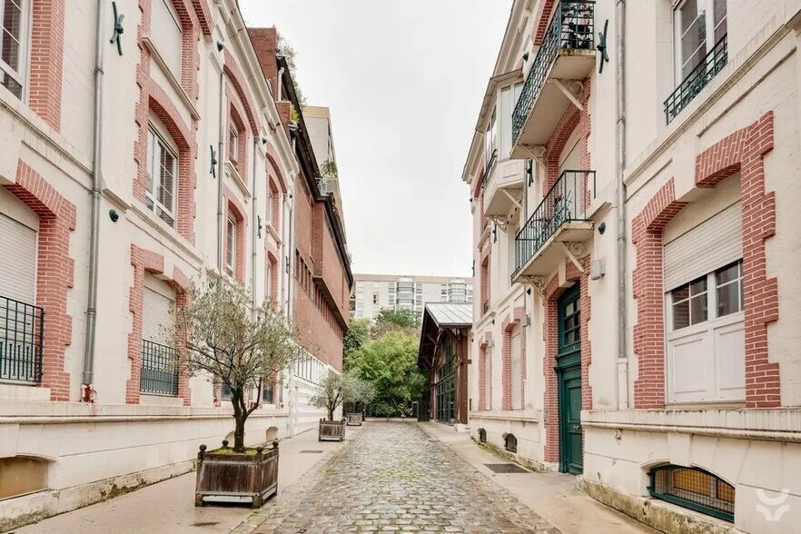 Office in Paris for sale - Building Photo - Image 2 of 13