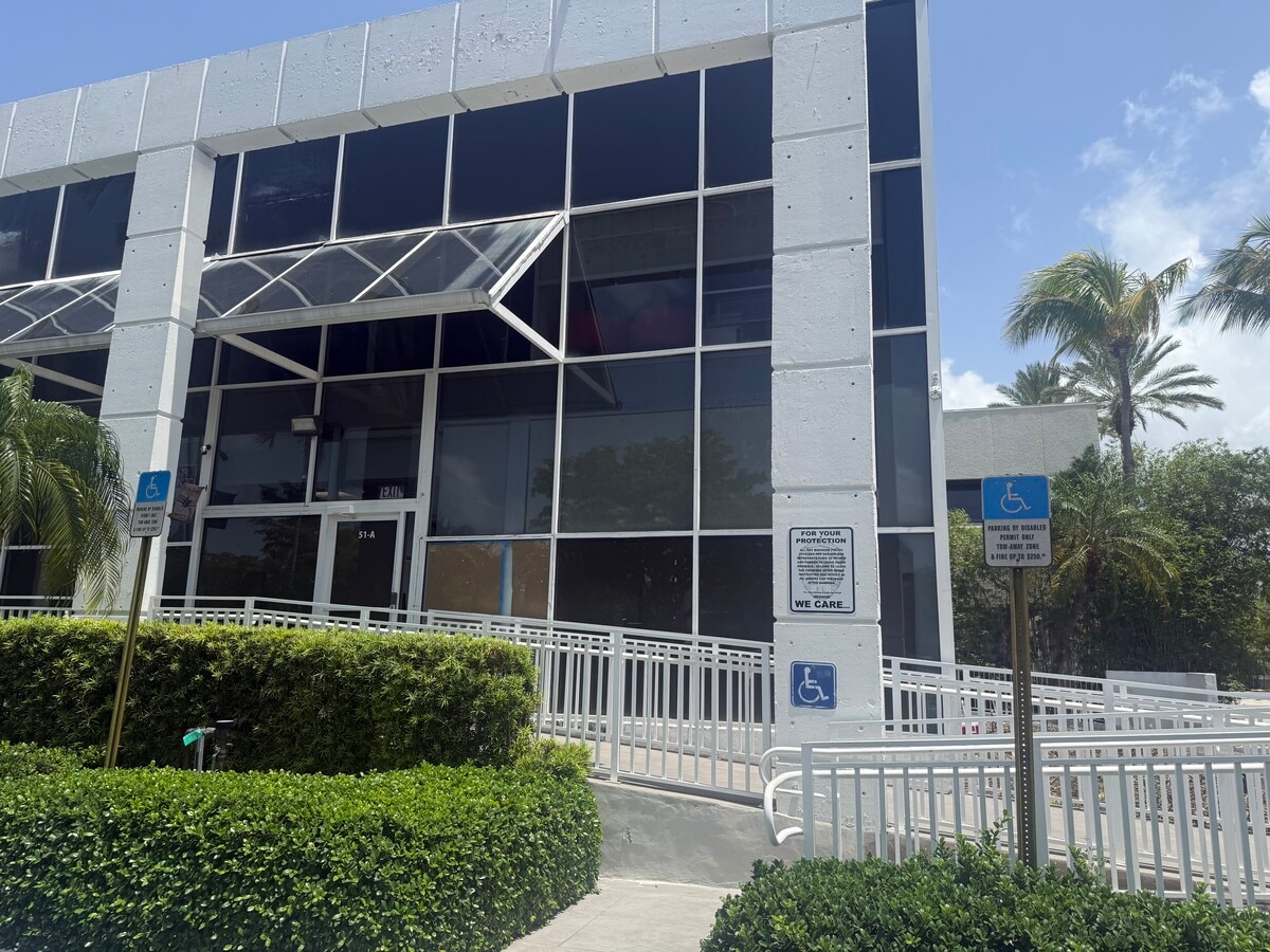 260 Crandon Blvd, Key Biscayne, FL 33149 - Unit A51 - - Interior Photo - Image 2 of 6