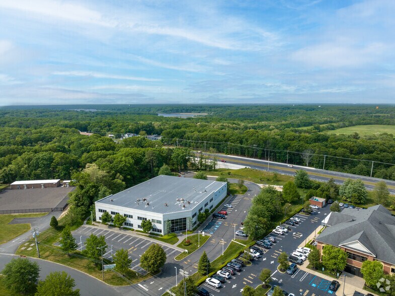 2231 Landmark Pl, Manasquan, NJ à louer - Photo du bâtiment - Image 3 de 9