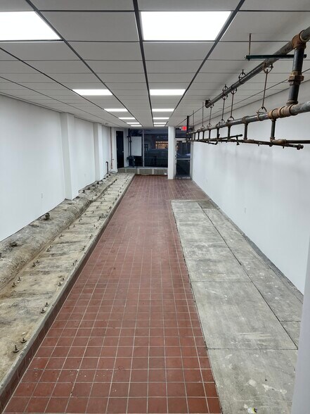 948 Mclean Ave, Yonkers, NY à louer - Photo intérieure - Image 3 de 7