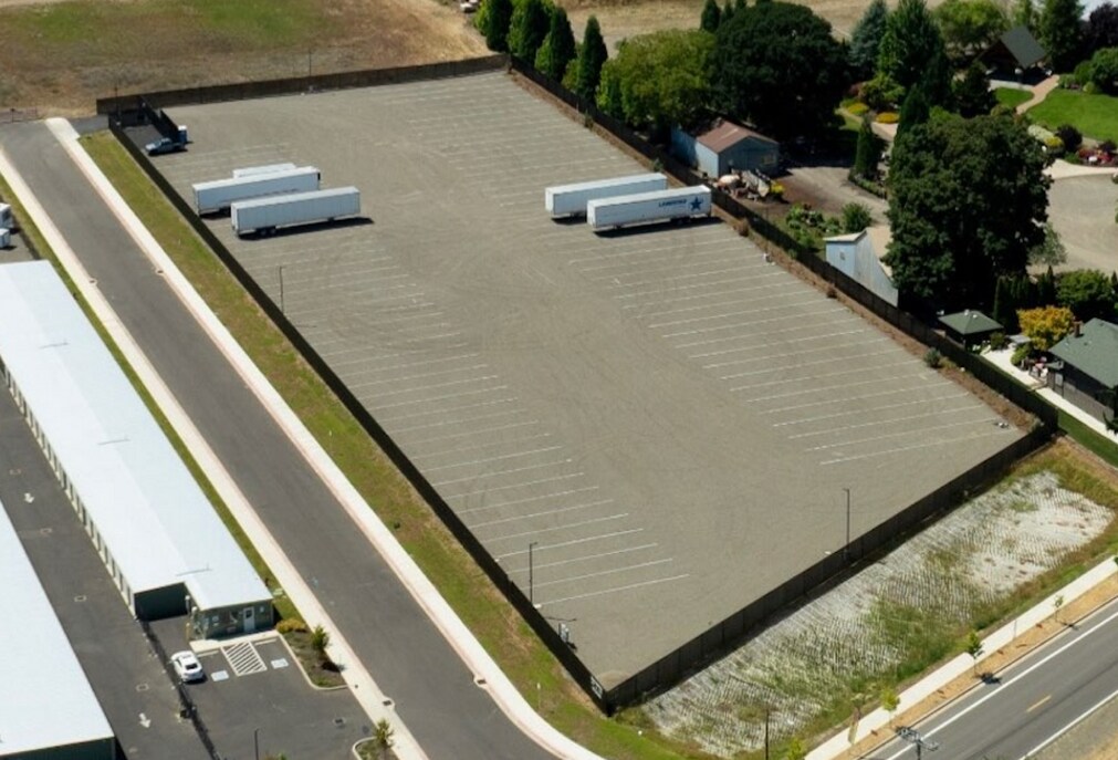 5555 Windsor Island Rd N, Keizer, OR for lease Building Photo- Image 1 of 16