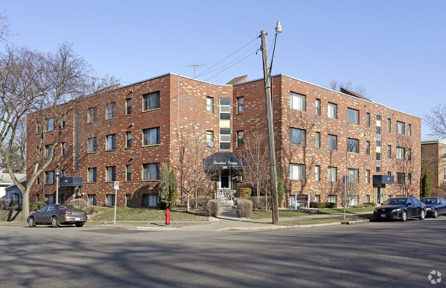 563 Cleveland Ave S, Saint Paul, MN à vendre - Photo principale - Image 1 de 9