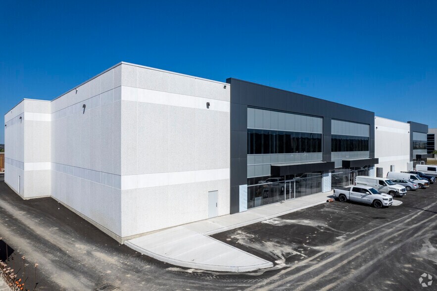 7900 Huntington Rd, Vaughan, ON à vendre - Photo principale - Image 1 de 1