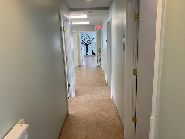 1212 Bay Rd, Lake George, NY à louer - Photo intérieure - Image 3 de 6