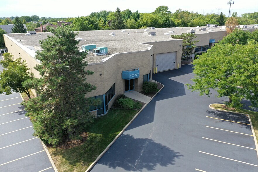 1001-1015 Commerce Ct, Buffalo Grove, IL à louer - Photo du bâtiment - Image 2 de 7
