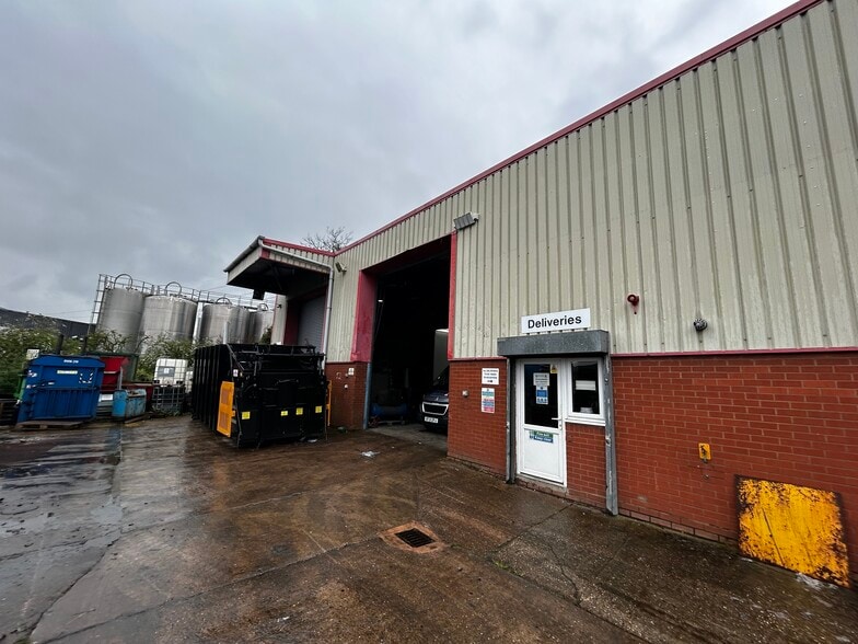 39-40 Lichfield Road Industrial Estate, Tamworth for sale - Building Photo - Image 1 of 8