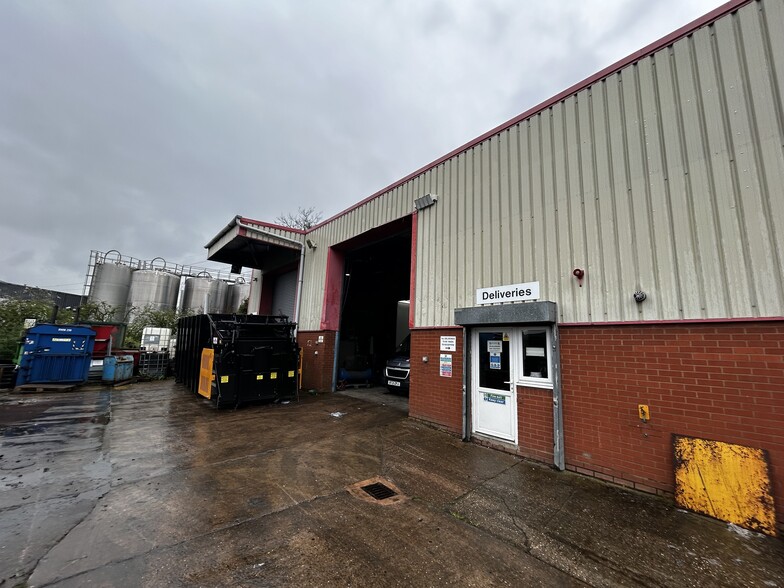 39-40 Lichfield Road Industrial Estate, Tamworth for sale - Primary Photo - Image 1 of 4