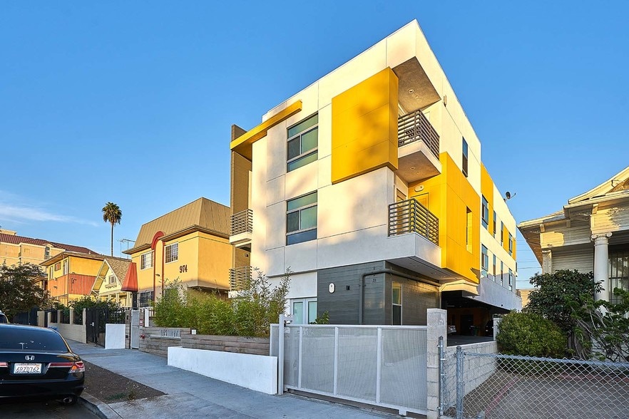 978 S Mariposa Ave, Los Angeles, CA for sale - Building Photo - Image 2 of 18