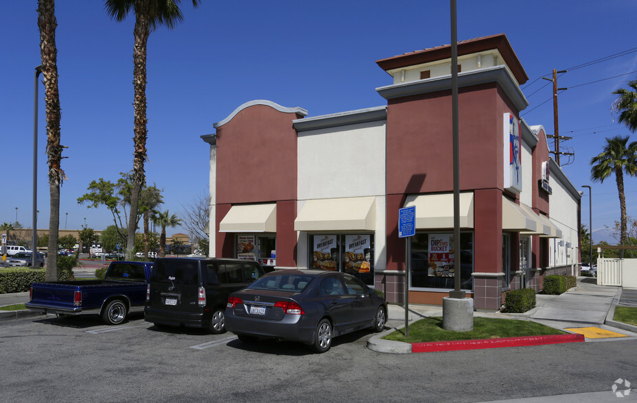 1300-1312 Ontario Ave, Corona, CA for lease - Primary Photo - Image 2 of 2