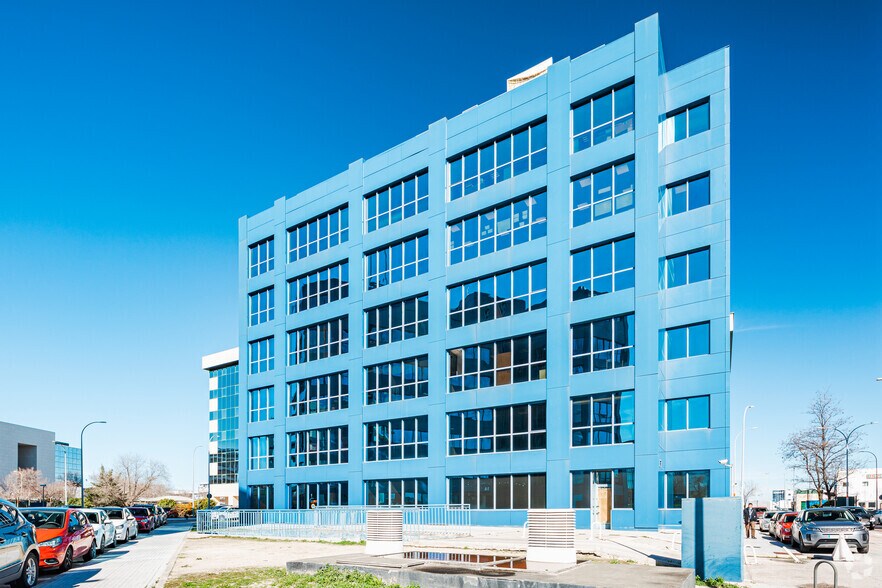 Avenida Sur Aeropuerto de Barajas, 24, Madrid, Madrid for sale - Building Photo - Image 3 of 7
