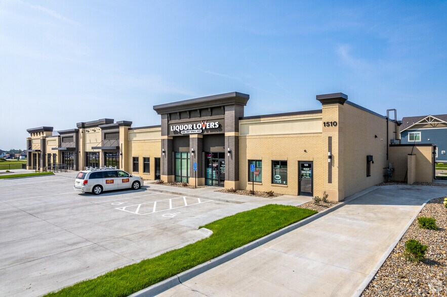 1510 S Ankeny Blvd, Ankeny, IA à louer - Photo du bâtiment - Image 2 de 10