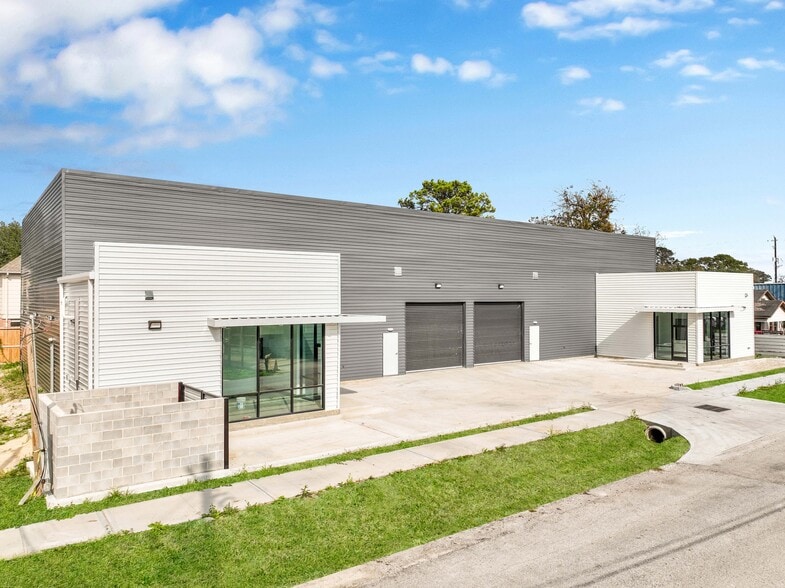 9228 Kingsville St, Houston, TX à louer - Photo principale - Image 1 de 15