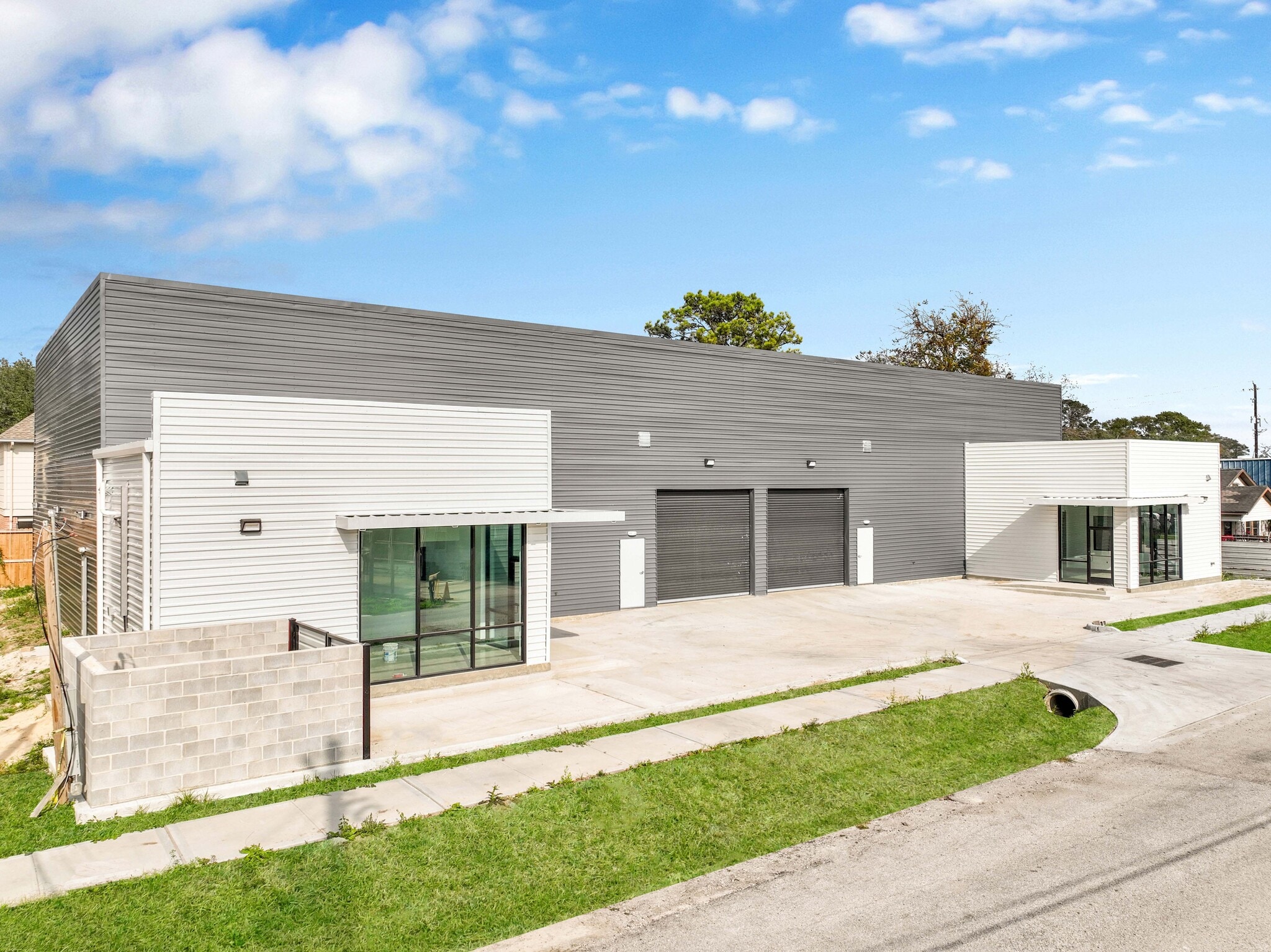 9228 Kingsville St, Houston, TX for lease Primary Photo- Image 1 of 16