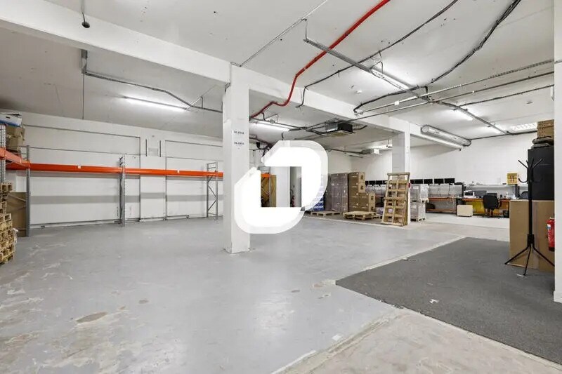 Office in Nanterre for sale - Interior Photo - Image 1 of 9