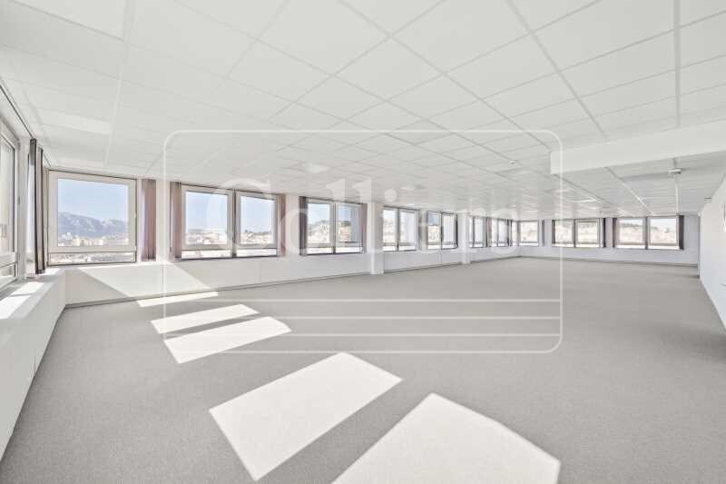 65 Avenue Jules Cantini, Marseille for sale - Interior Photo - Image 1 of 2