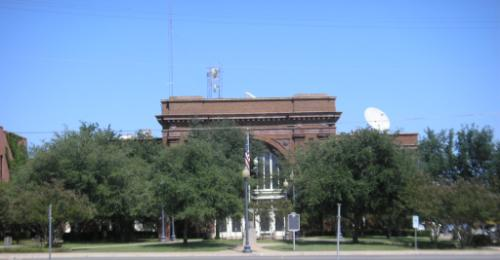 101 E Main St, Denison, TX for lease - Building Photo - Image 2 of 13