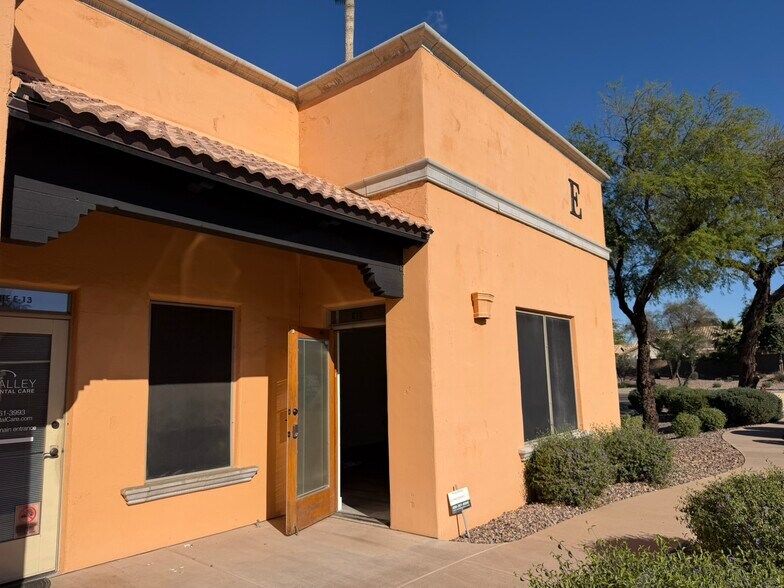 1300 N McClintock Dr, Chandler, AZ à louer - Photo du bâtiment - Image 3 de 3