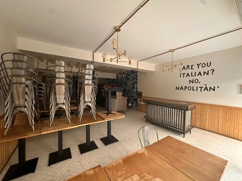 Retail in Paris for lease - Building Photo - Image 2 of 6