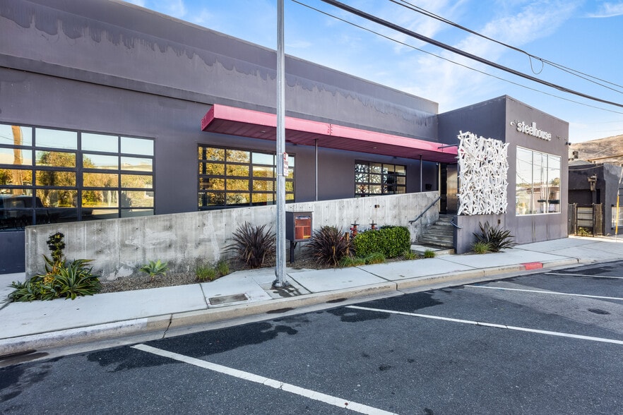 3644 Eastham Dr, Culver City, CA à louer - Photo du bâtiment - Image 2 de 18