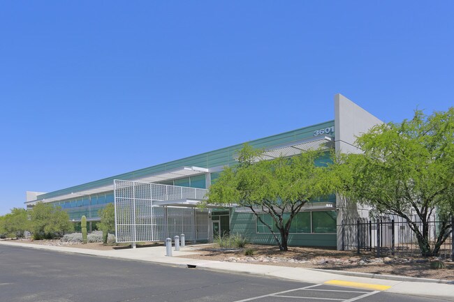 Plus de détails pour 3601 E Britannia Dr, Tucson, AZ - Flex à vendre