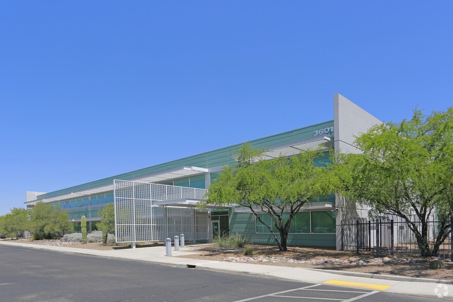 3601 E Britannia Dr, Tucson, AZ à vendre - Photo principale - Image 1 de 10
