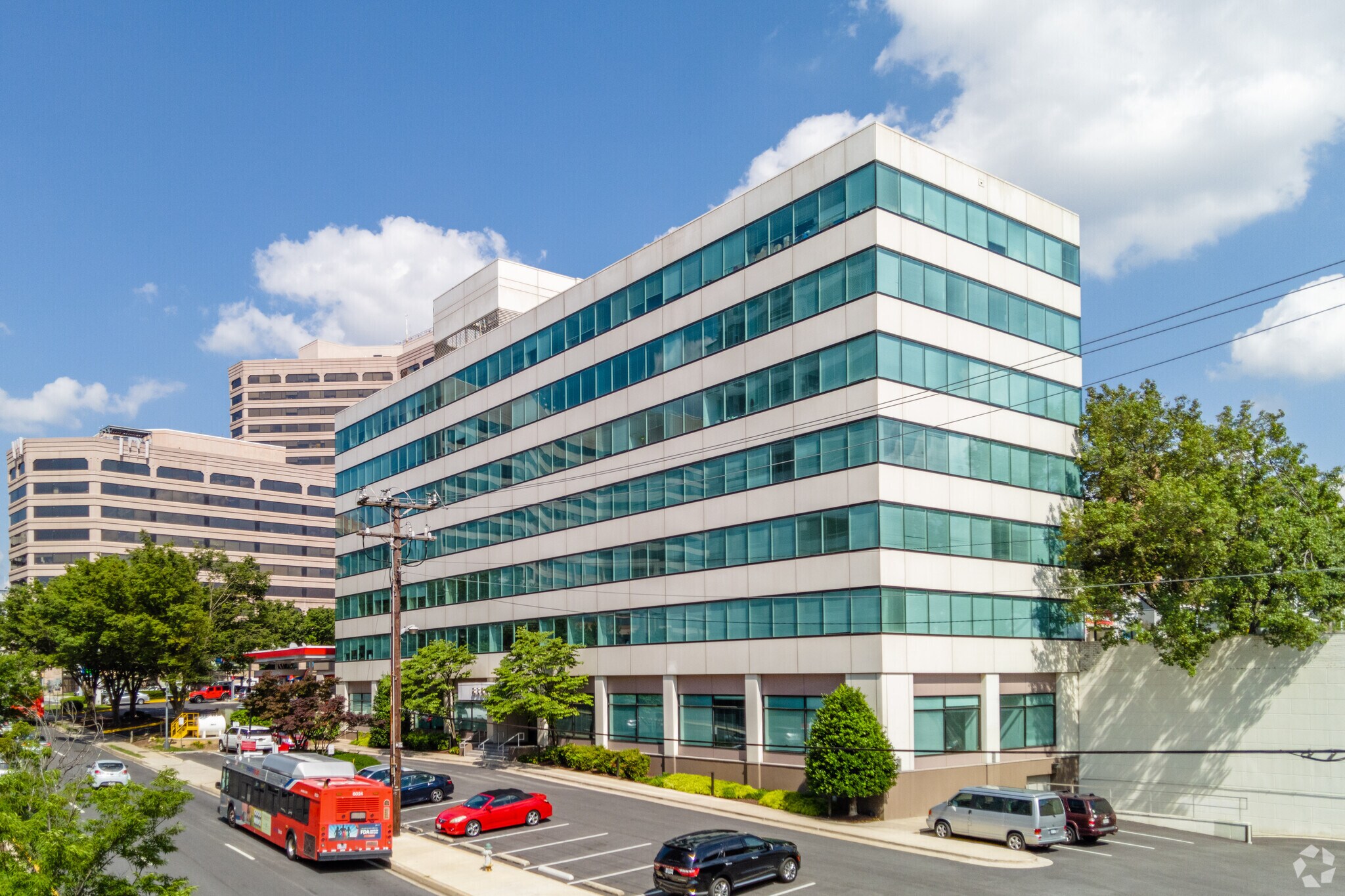 8380 Colesville Rd, Silver Spring, MD à louer Photo du bâtiment- Image 1 de 9
