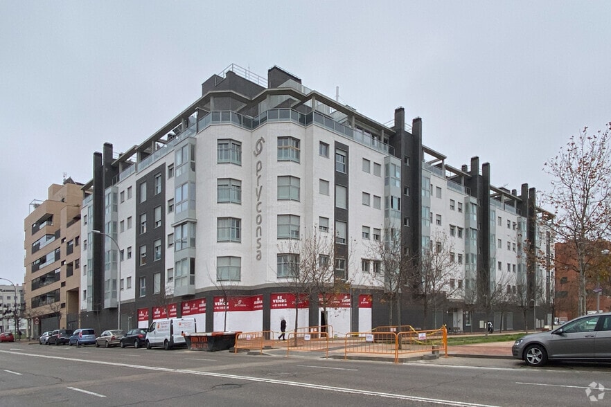 Calle Villaluenga de la Sagra, 7, Madrid, Madrid for sale - Primary Photo - Image 1 of 3