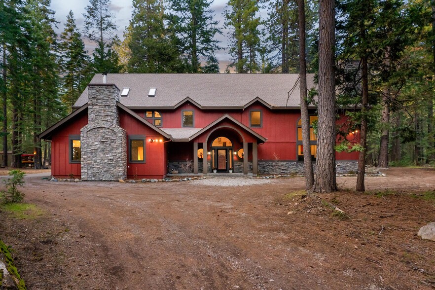 4025 Summit Dr, Mount Shasta, CA à vendre - Photo principale - Image 2 de 17