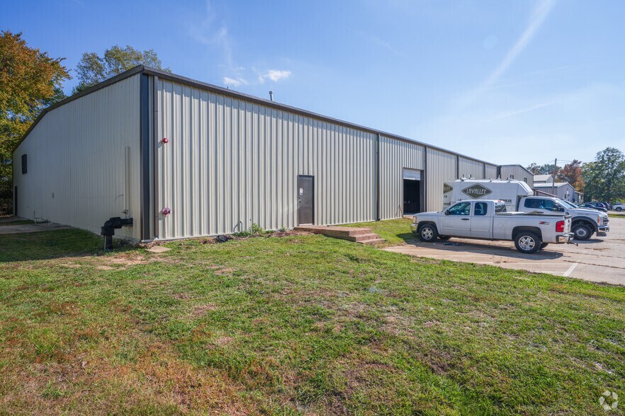 216 Industrial Dr, Ridgeland, MS à vendre - Photo du bâtiment - Image 2 de 18