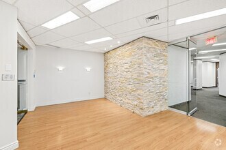 6555 Boul Métropolitain E, Montréal, QC for lease Interior Photo- Image 2 of 8