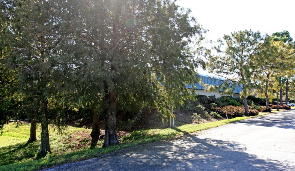 2251 Drew St, Clearwater, FL for sale - Building Photo - Image 2 of 2