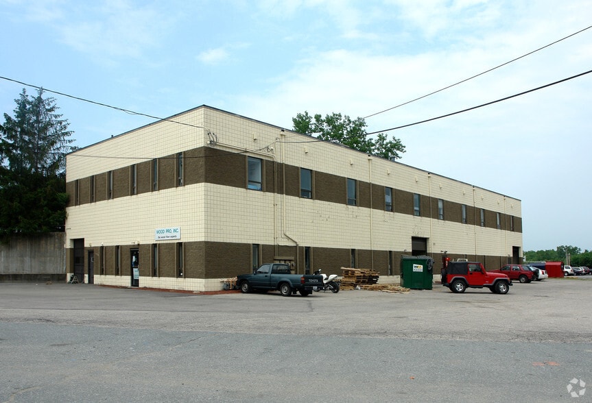 144 Bignall St, Warwick, RI for lease - Building Photo - Image 1 of 4