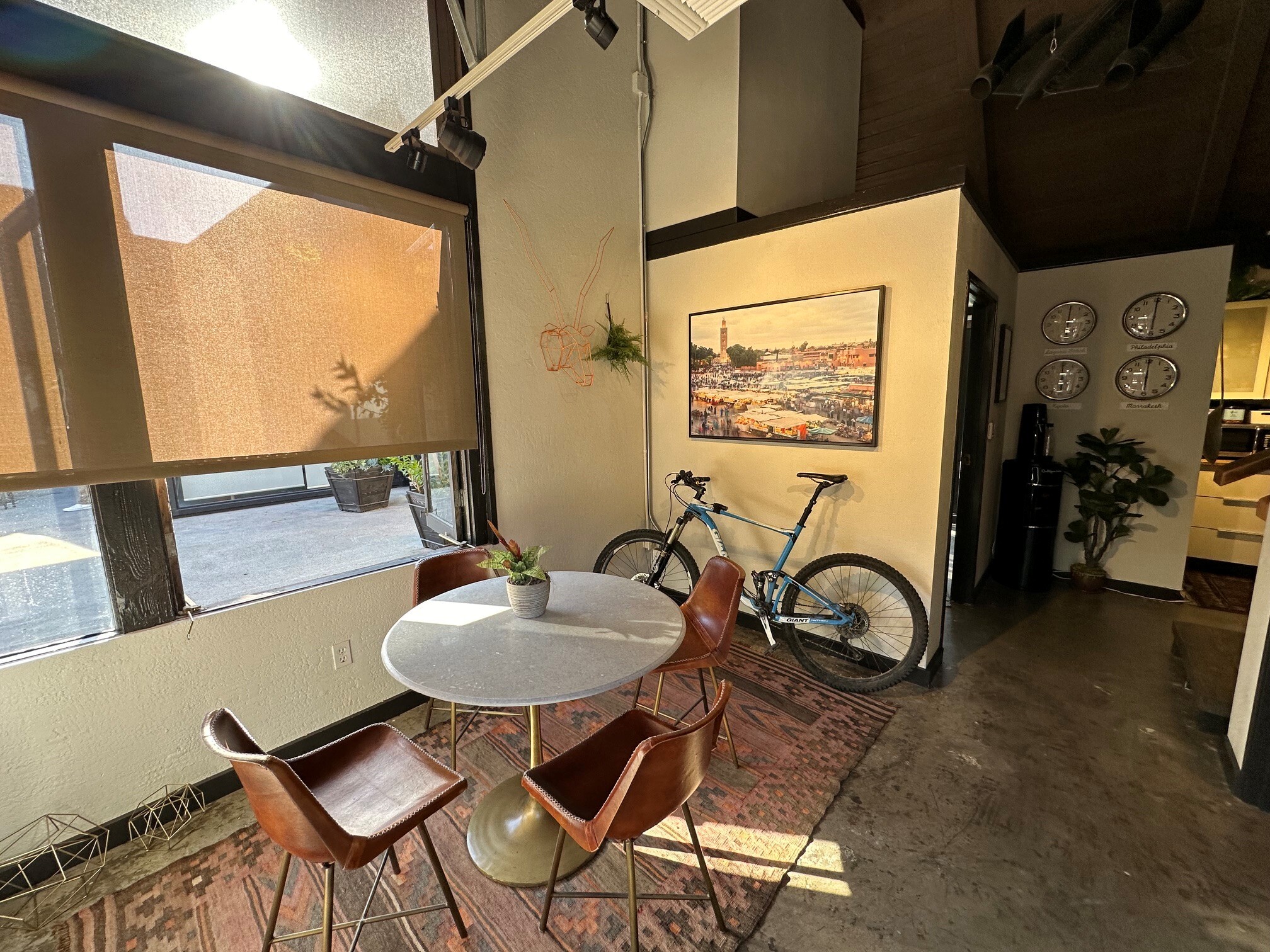 384 Forest Ave, Laguna Beach, CA for lease Interior Photo- Image 1 of 6