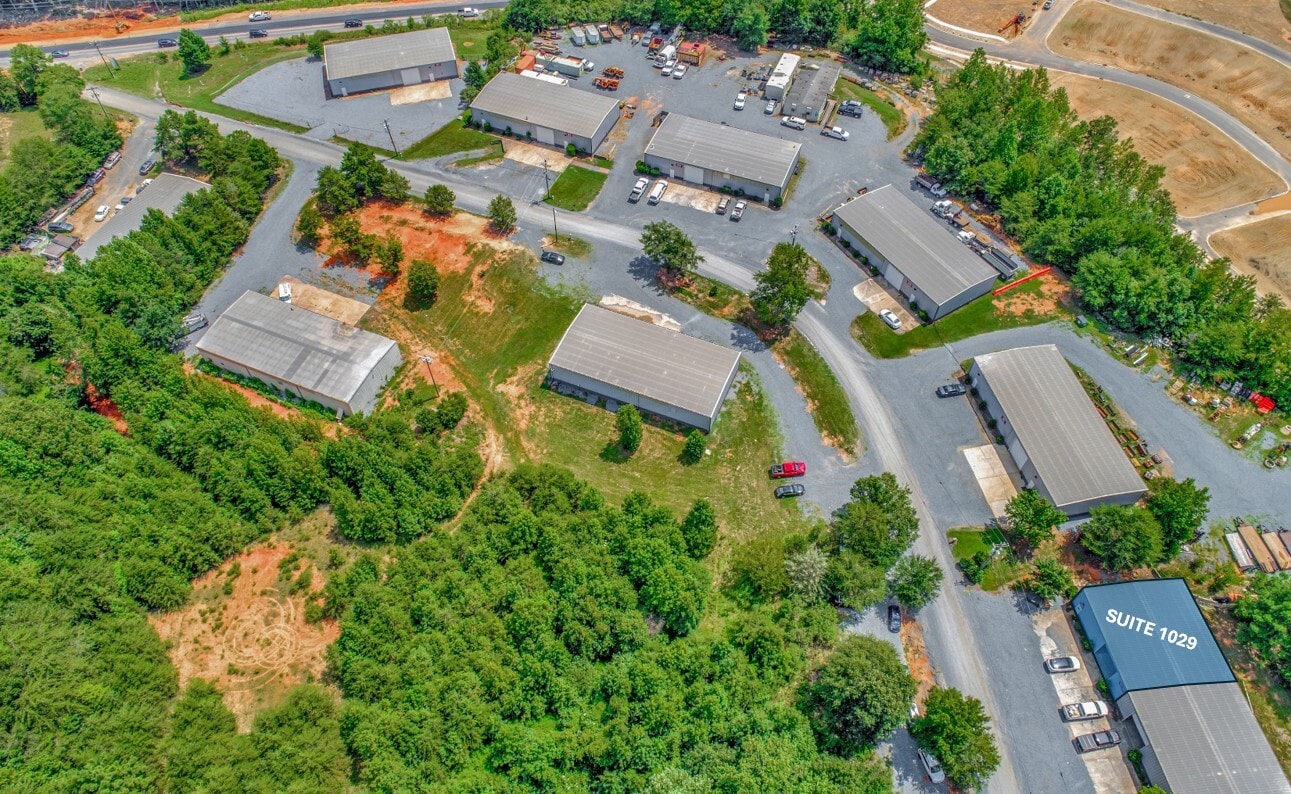 1011 Society Ln, Fort Mill, SC for lease Interior Photo- Image 1 of 14