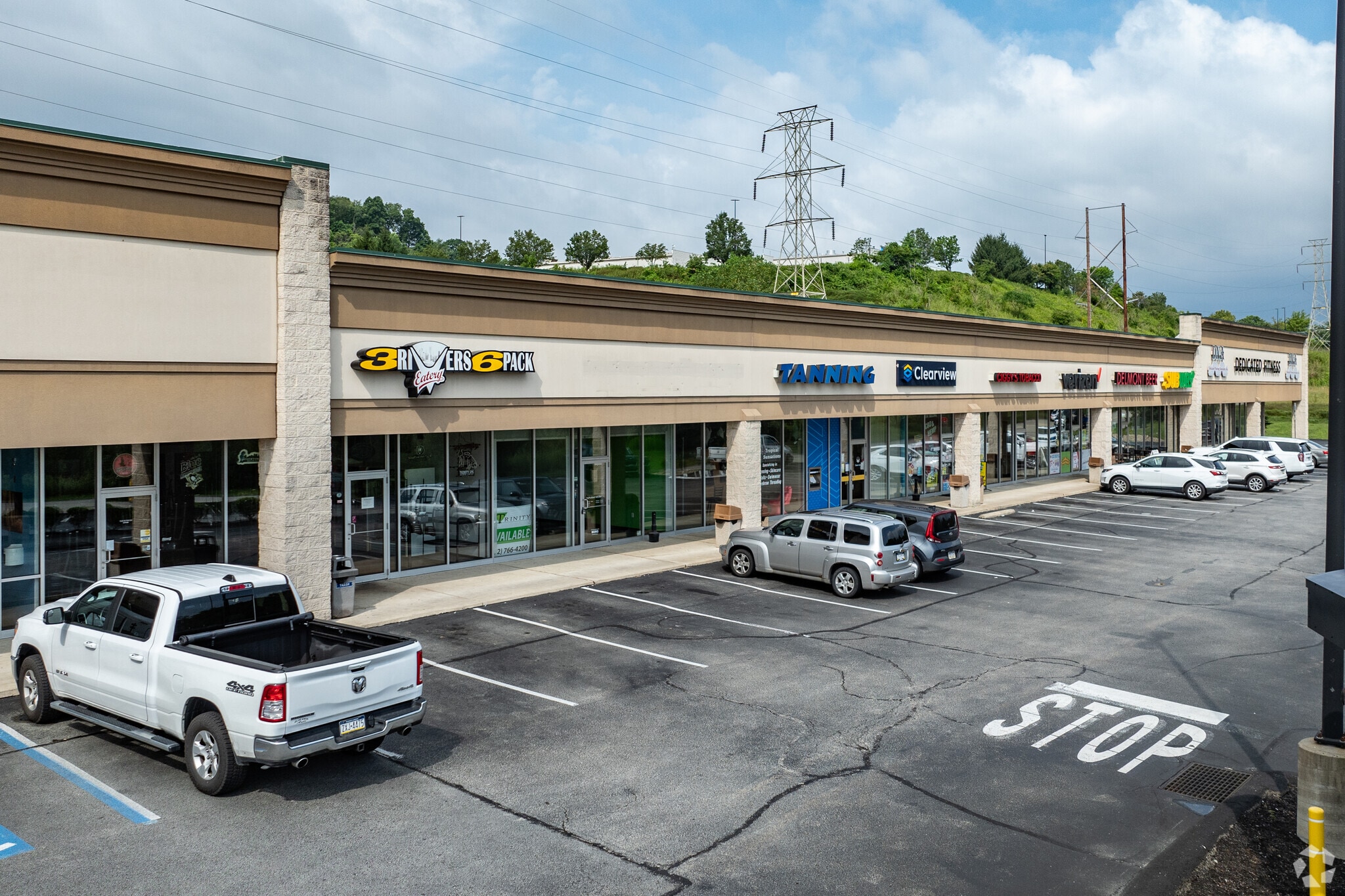6750 Hollywood Blvd, Delmont, PA for lease Primary Photo- Image 1 of 5