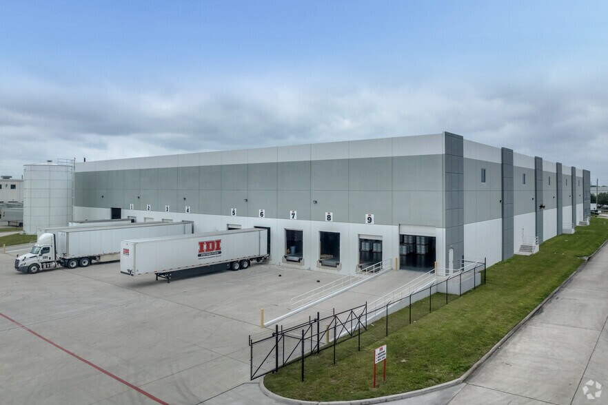 12218 Cutten Rd, Houston, TX for lease - Building Photo - Image 3 of 5