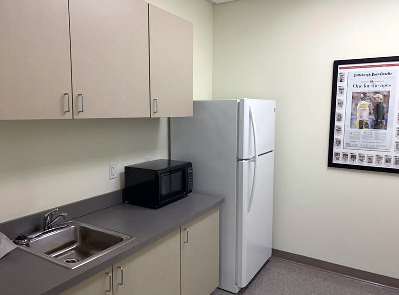 409-415 N 2nd St, Harrisburg, PA for lease - Interior Photo - Image 2 of 12