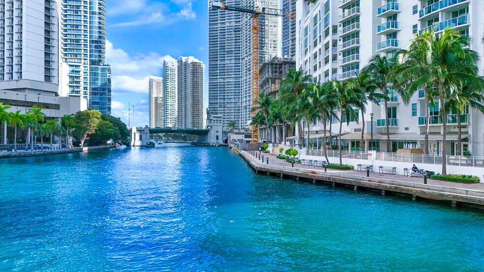 31-41 SE 5th St, Miami, FL à vendre - Photo du bâtiment - Image 1 de 1