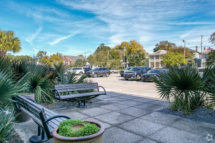 635 Rutledge Ave, Charleston, SC à louer - Photo du bâtiment - Image 2 de 13