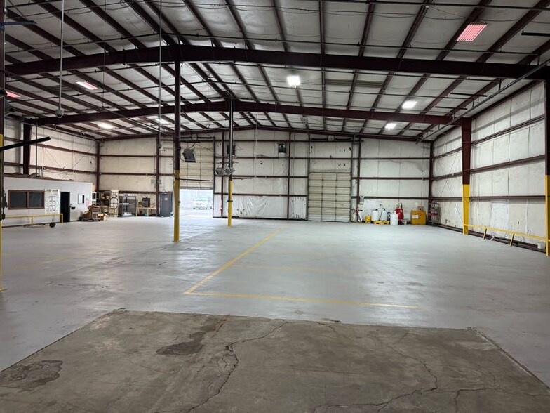 2011 Factory Ln, Petersburg, VA for lease - Interior Photo - Image 3 of 5