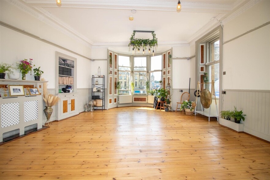 1 North Bridge St, Hawick for lease - Interior Photo - Image 2 of 24