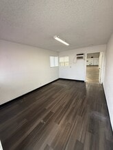 3164 N Marks Ave, Fresno, CA for lease Interior Photo- Image 1 of 4