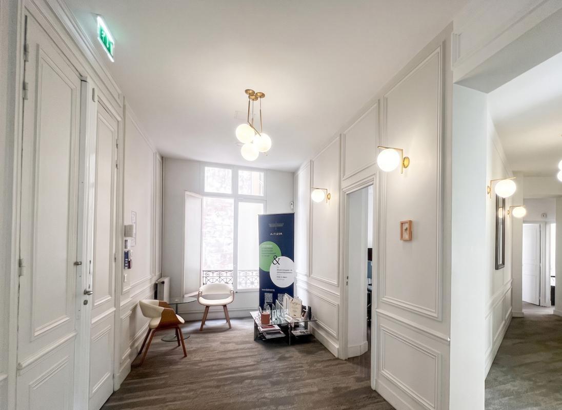 32 Avenue Marceau, Paris for lease Interior Photo- Image 1 of 9